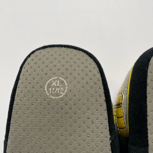 Batman Slippers - Picture 3 of 3